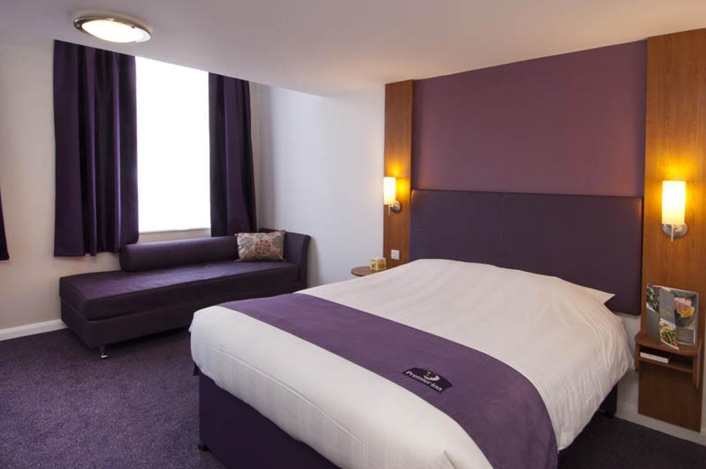 Premier Inn Newcastle City Centre Millennium Bridge Extérieur photo