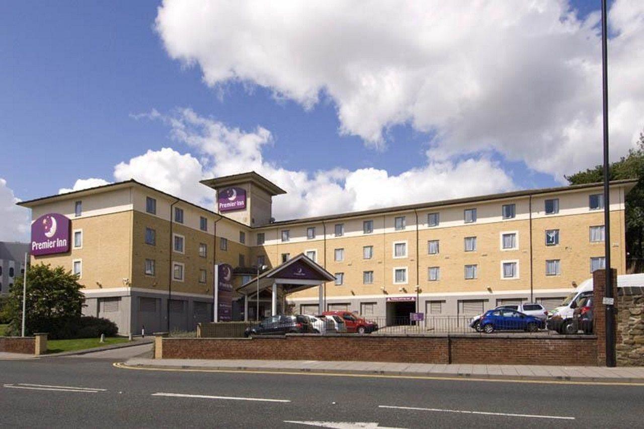 Premier Inn Newcastle City Centre Millennium Bridge Extérieur photo