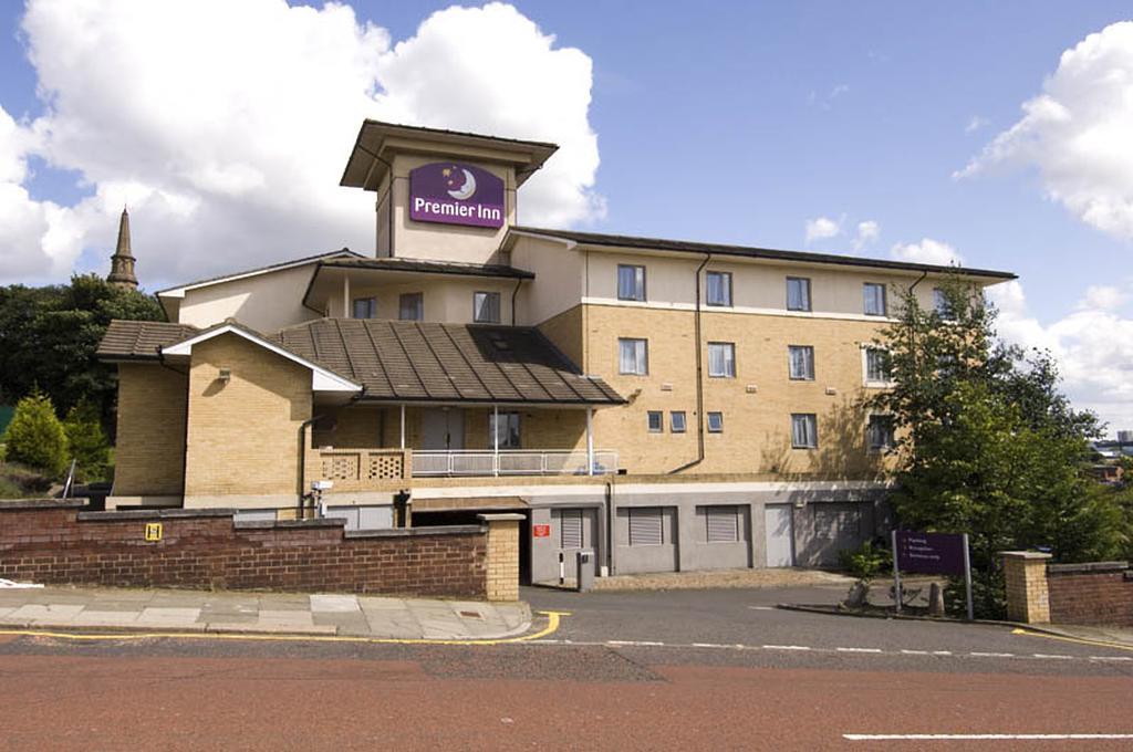 Premier Inn Newcastle City Centre Millennium Bridge Extérieur photo
